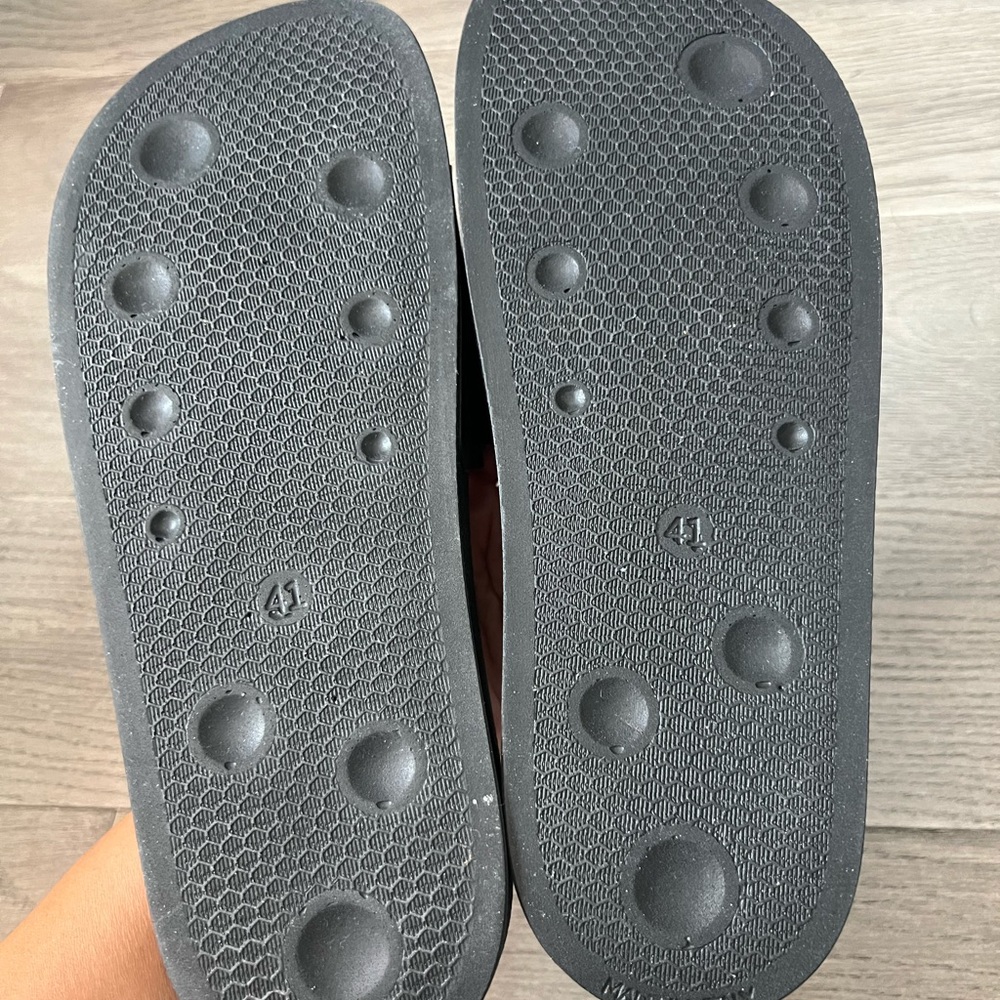 Off- White Pool Slides - Picture 4 of 7